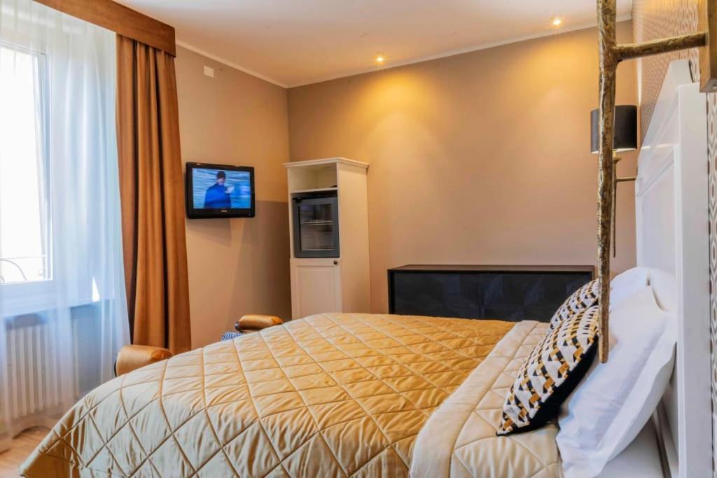 Liberty Hotel Male
